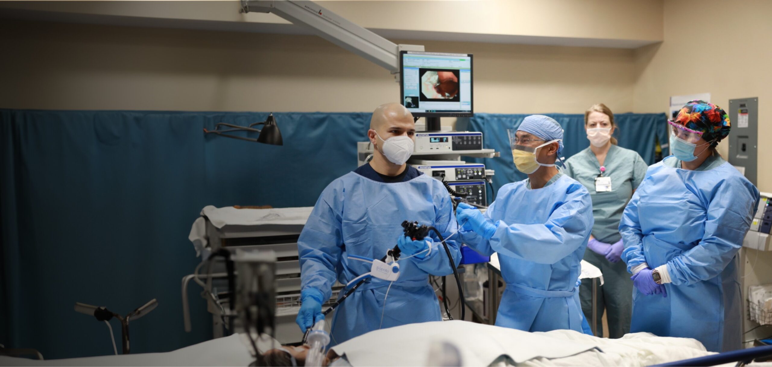 doctors in operating room